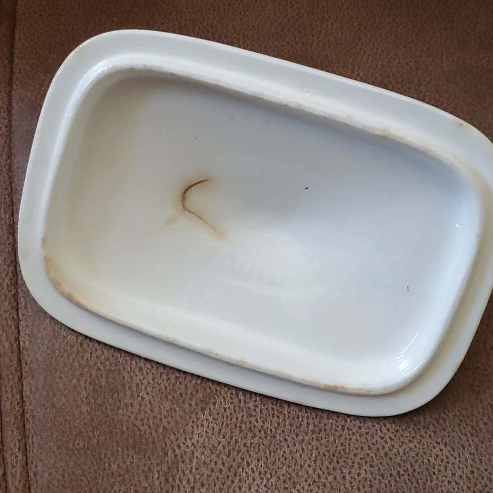 G. Jones and Son covered oval tureen Aberdeen blue from 1880